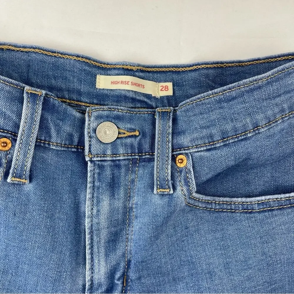 Levis excellent used